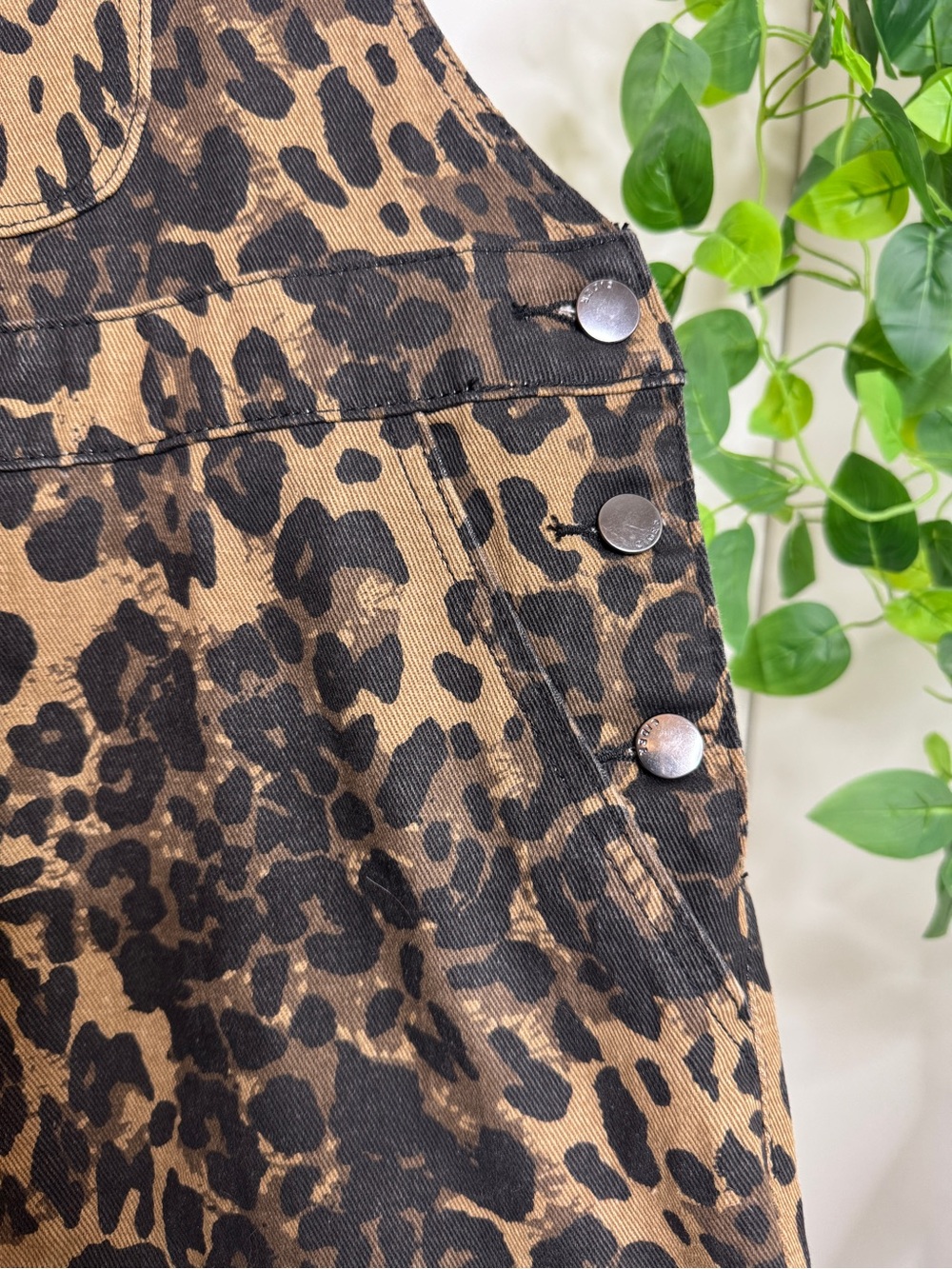 Cider Denim Leopard Wide Leg Oversized Overalls Jumpsuit size L Large Viral - Picture 8 of 12
